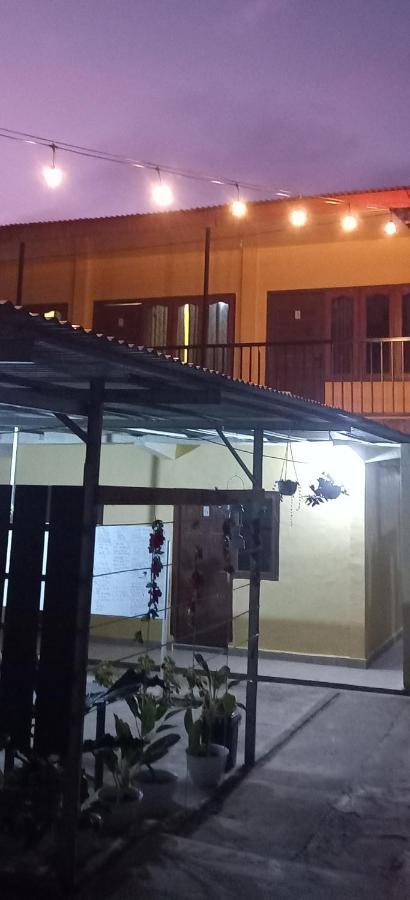 Tange Guest House Ruteng Exterior foto