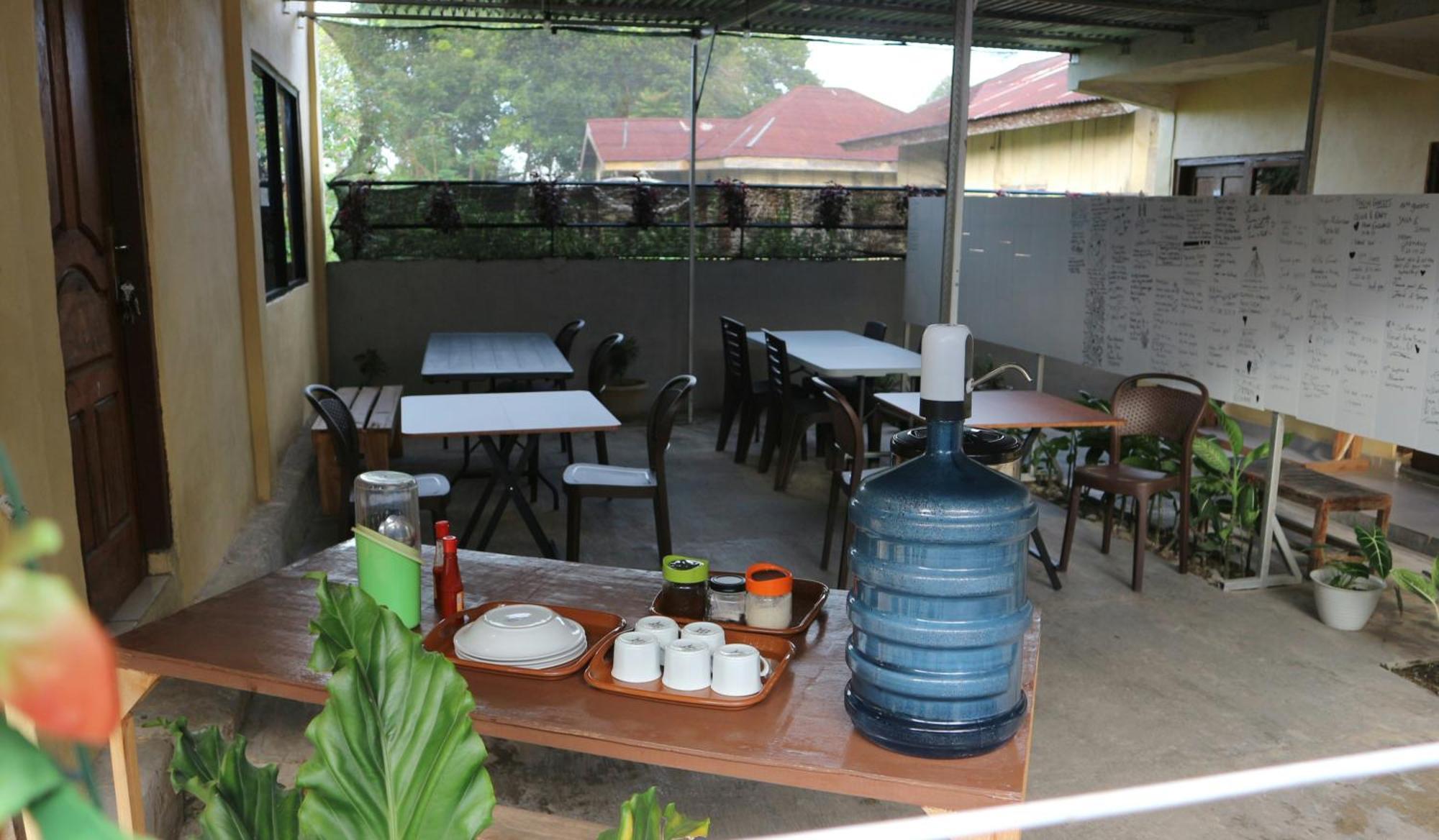 Tange Guest House Ruteng Exterior foto